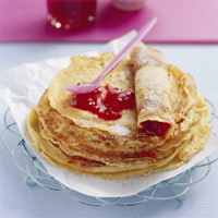 Recette de crêpes roulées à la confiture