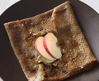 Recette galette au miel au chèvre et aux pommes